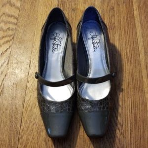 Life Stride Snakeskin Pumps Nicole LifeStride